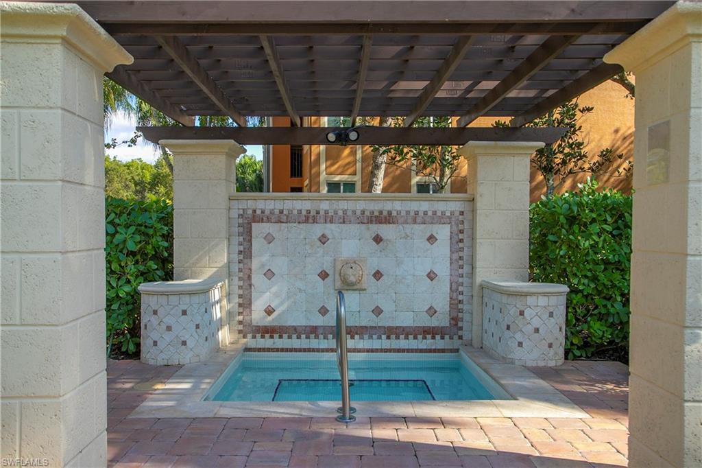 1105 Reserve CT 305