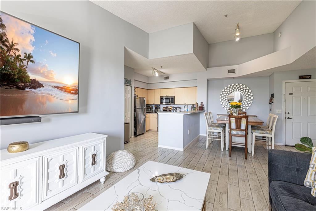 1105 Reserve CT 305