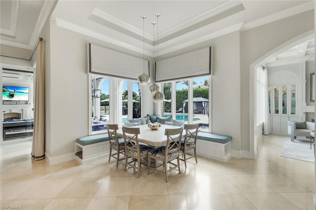 2558 Escada CT