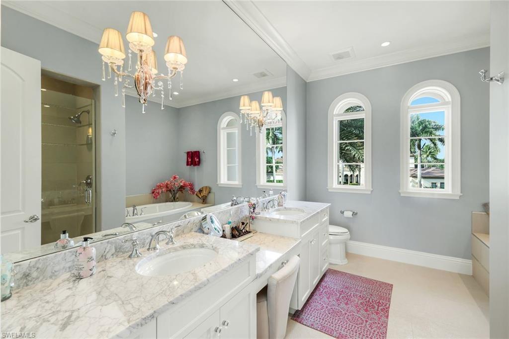 2558 Escada CT