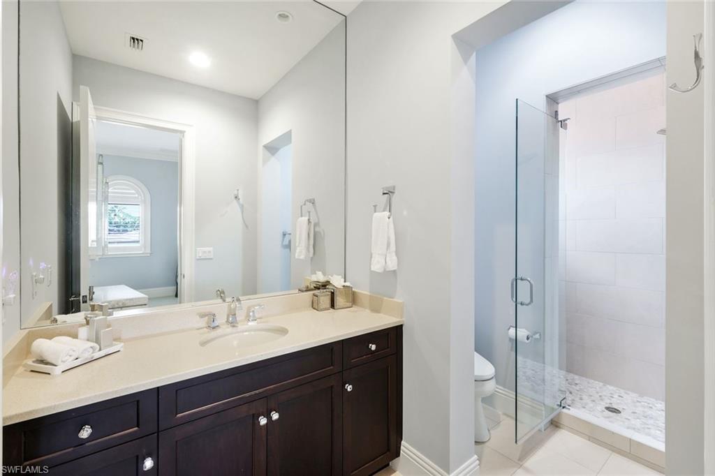 2558 Escada CT