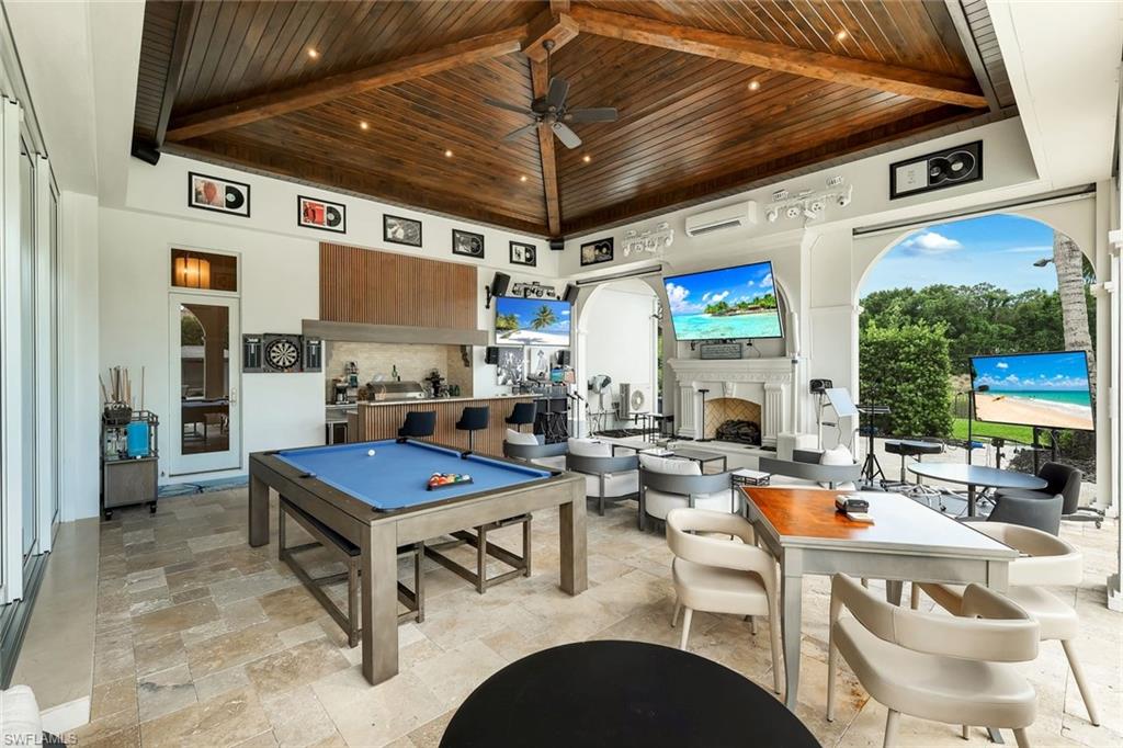2558 Escada CT