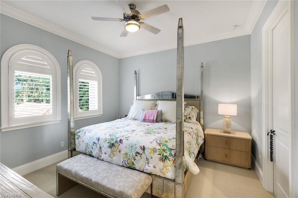 2558 Escada CT