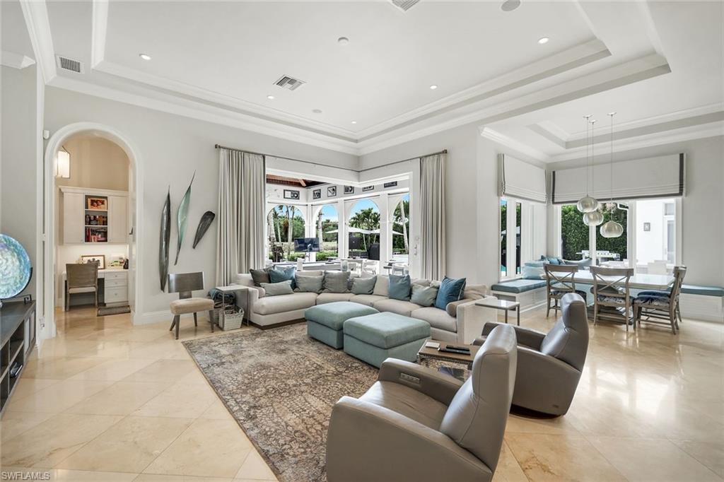2558 Escada CT