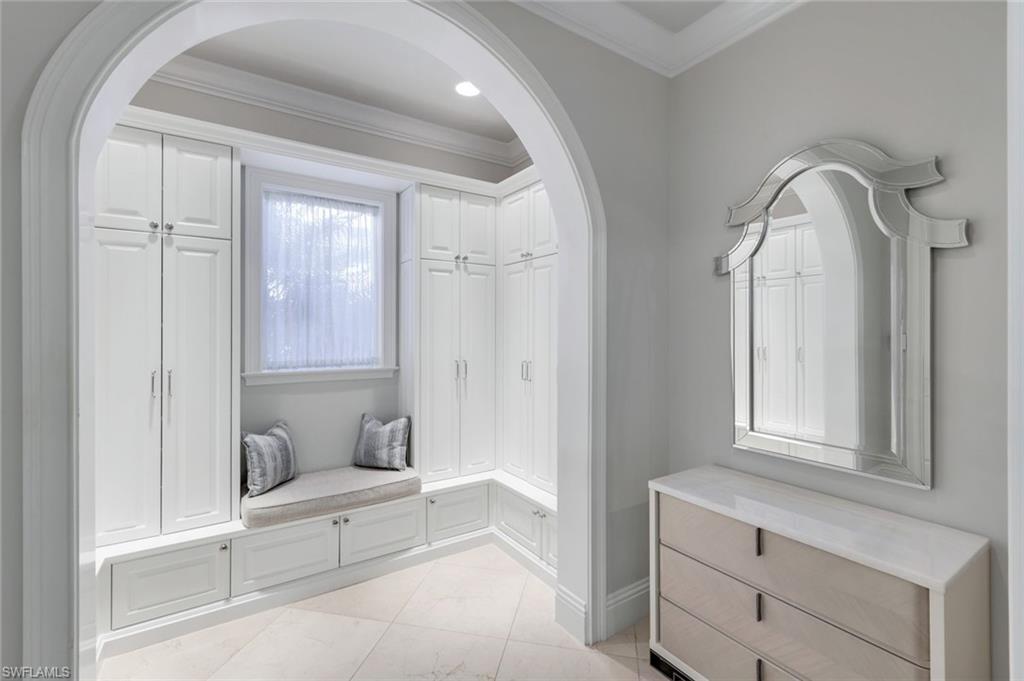 2558 Escada CT