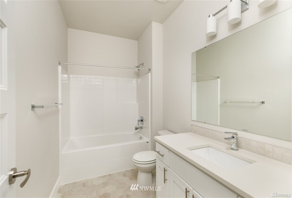 23124 62nd St E ( Lot 200 )