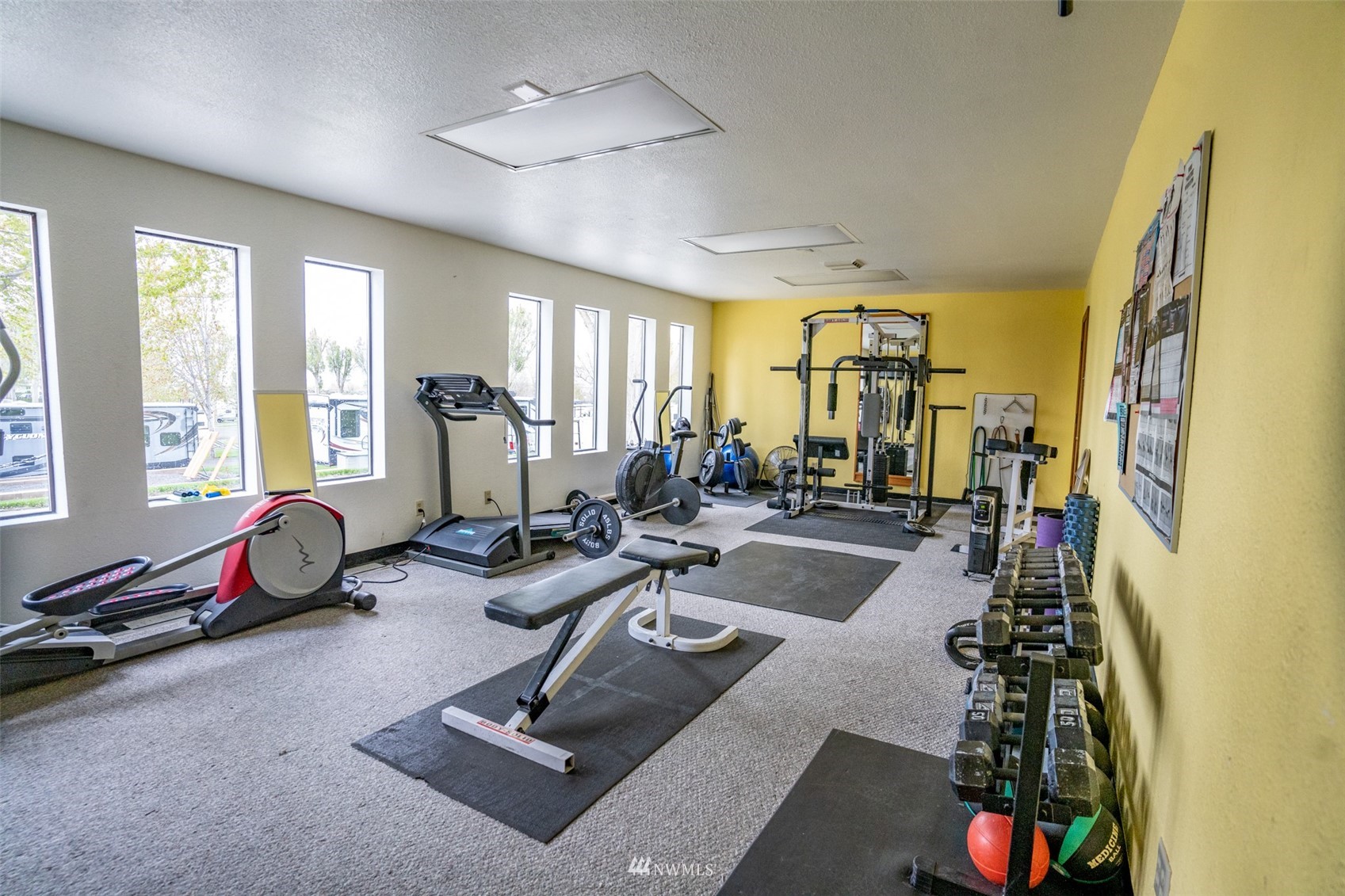 6897 E Highway 262