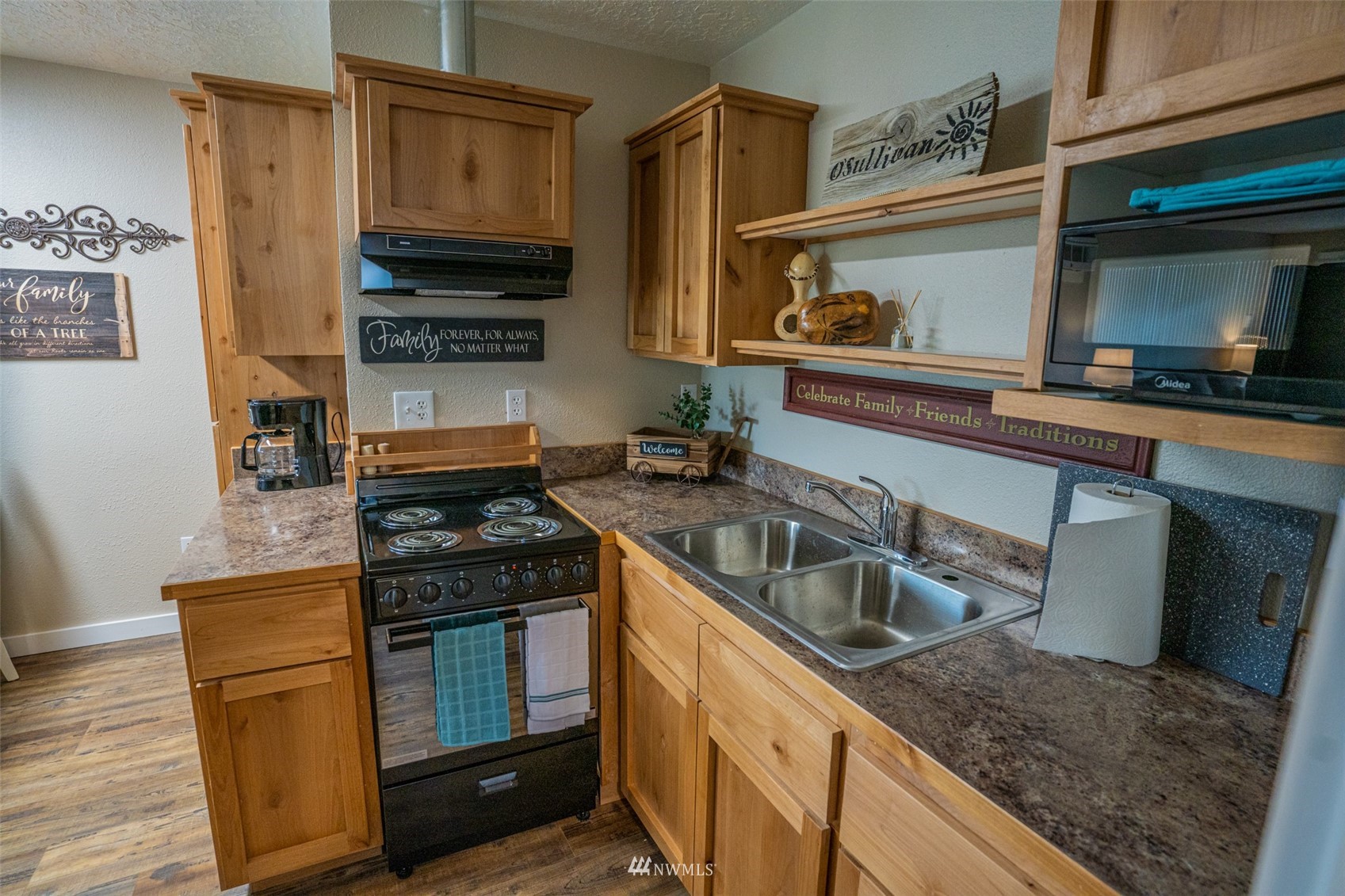 6897 E Highway 262