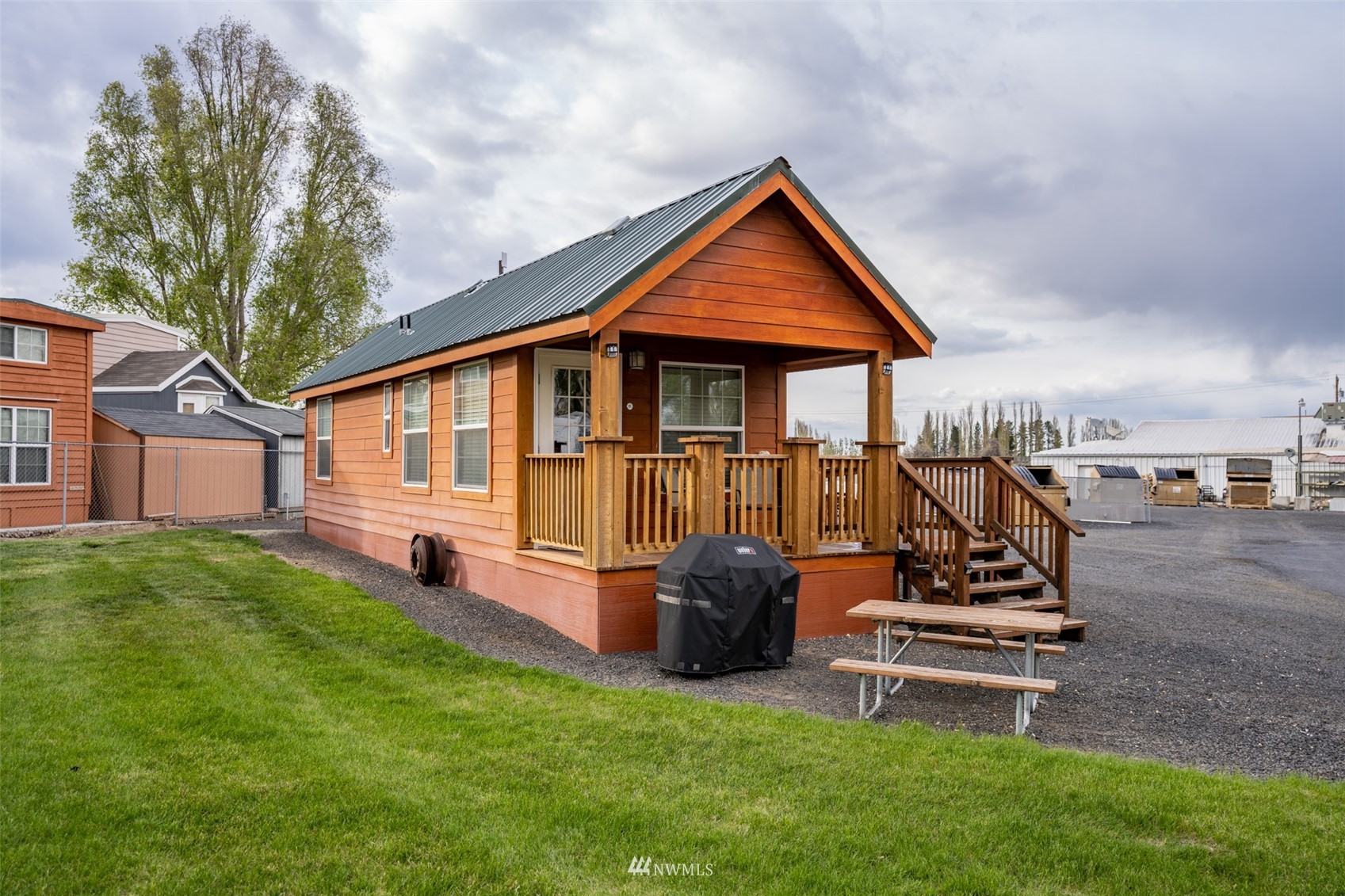 6897 E Highway 262