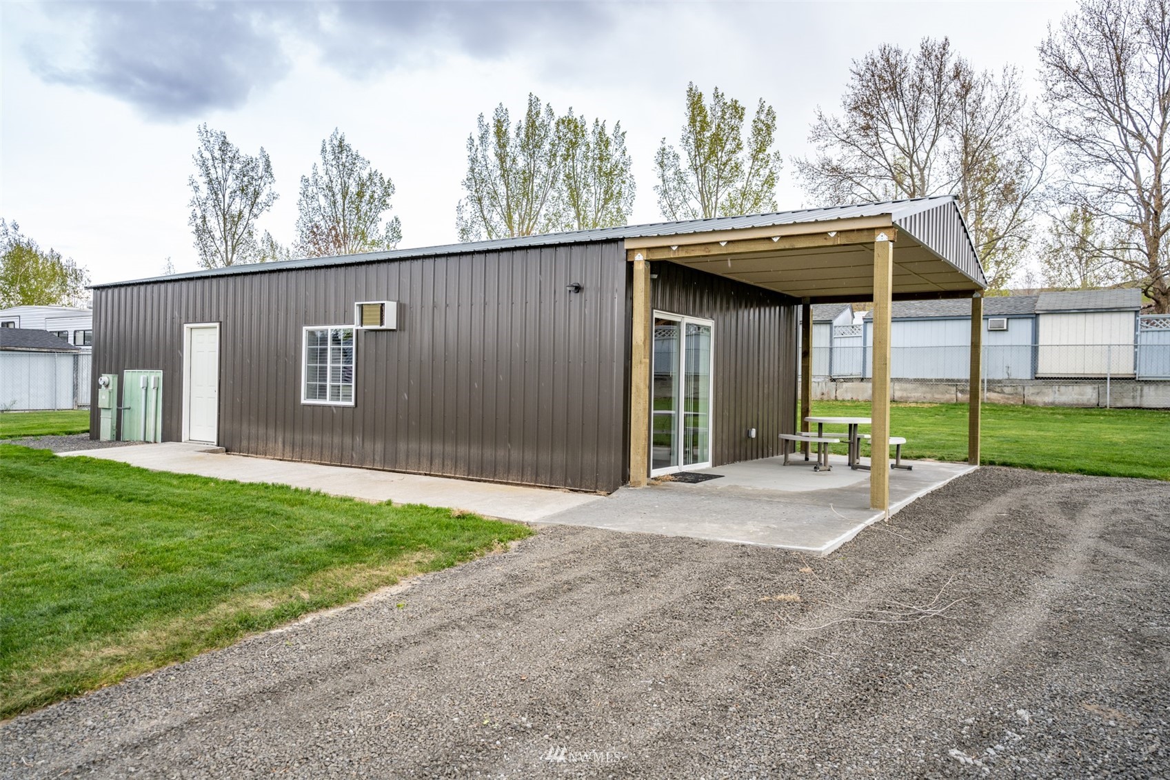 6897 E Highway 262