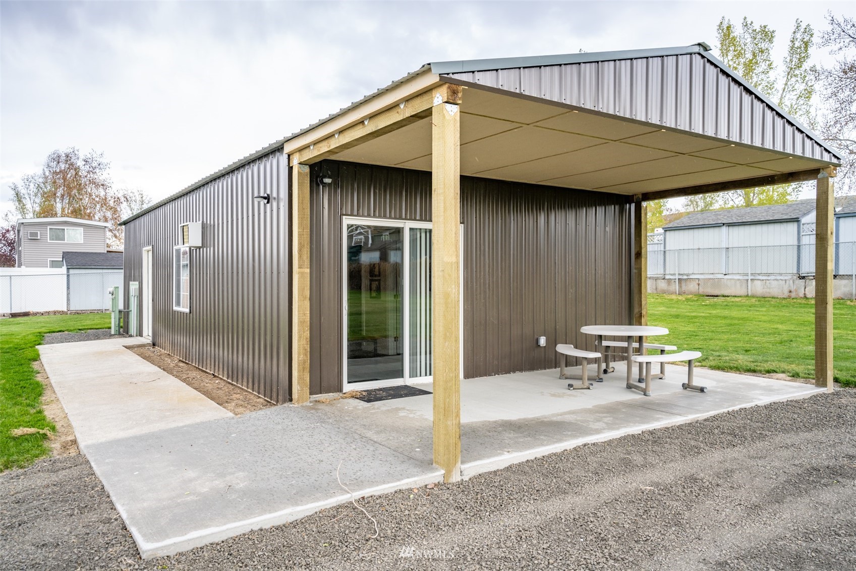 6897 E Highway 262