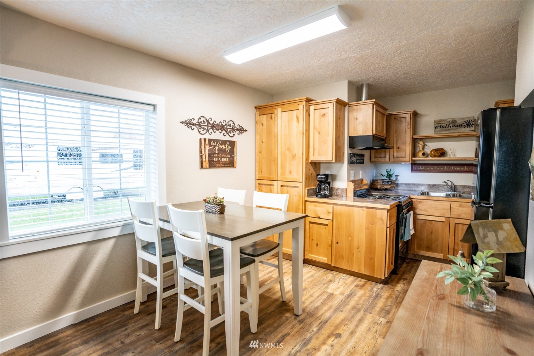 6897 E Highway 262