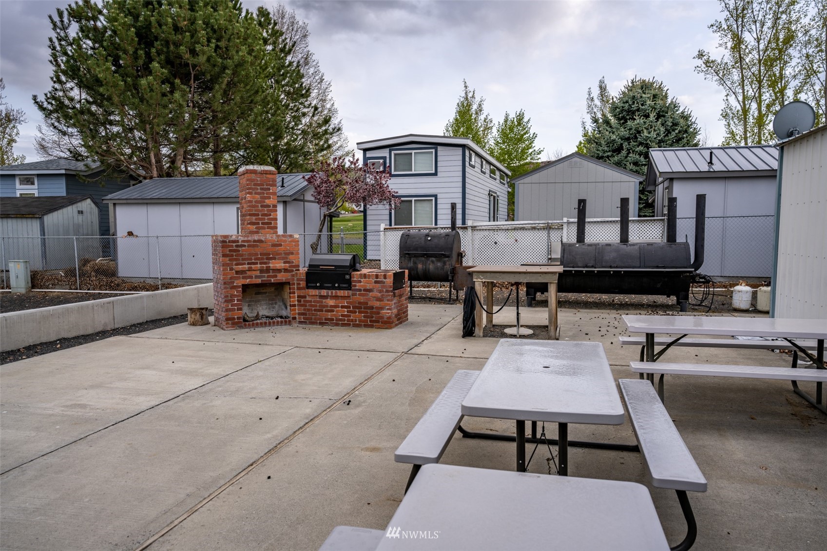 6897 E Highway 262