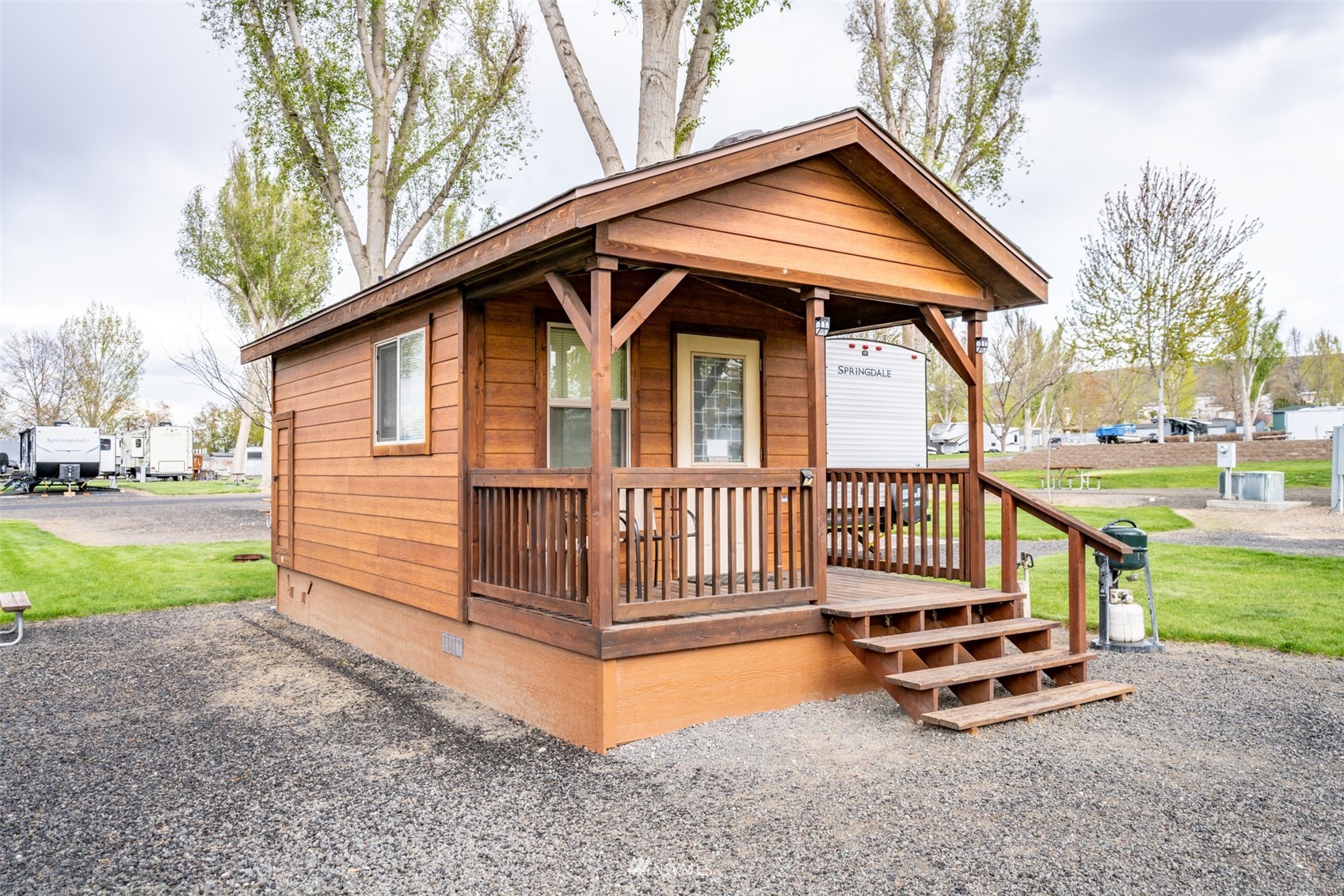6897 E Highway 262