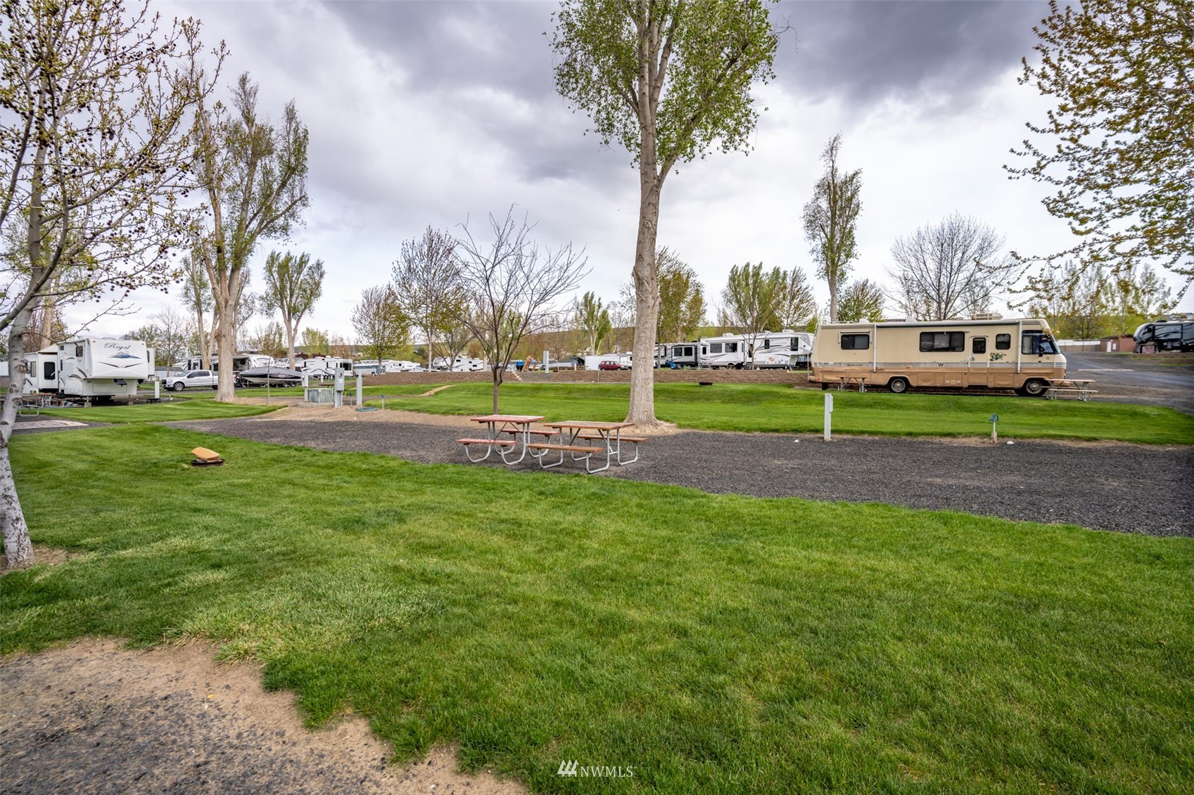 6897 E Highway 262