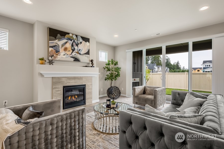 3004 Stephanie Loop NE