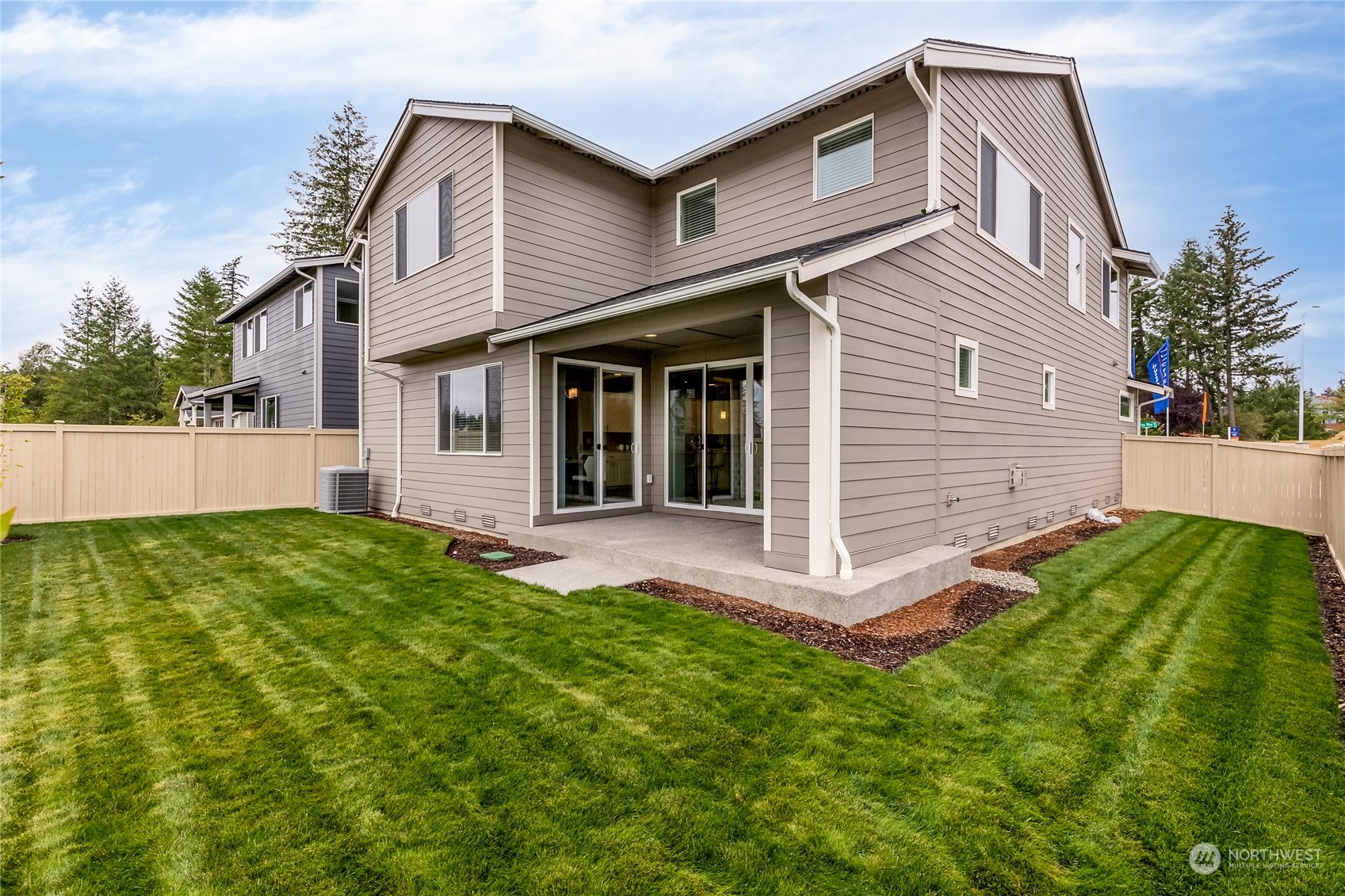 3004 Stephanie Loop NE