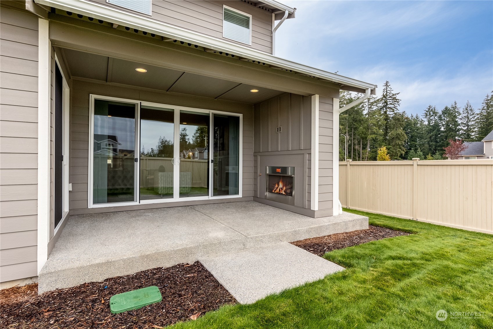 3004 Stephanie Loop NE
