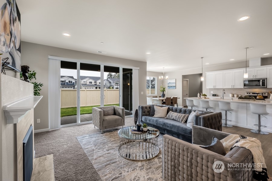3004 Stephanie Loop NE