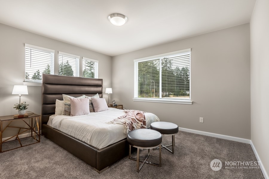 3004 Stephanie Loop NE