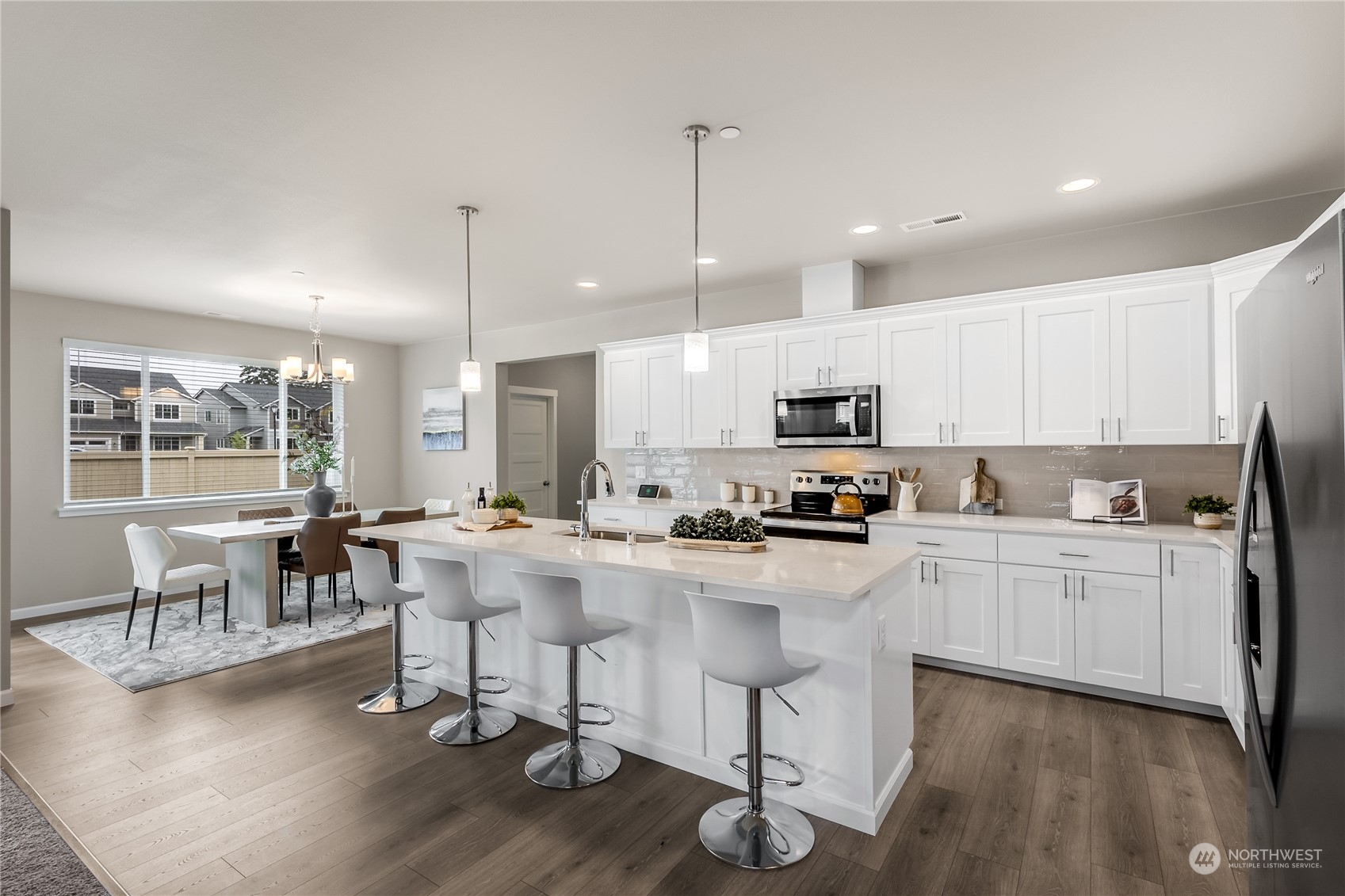 3004 Stephanie Loop NE