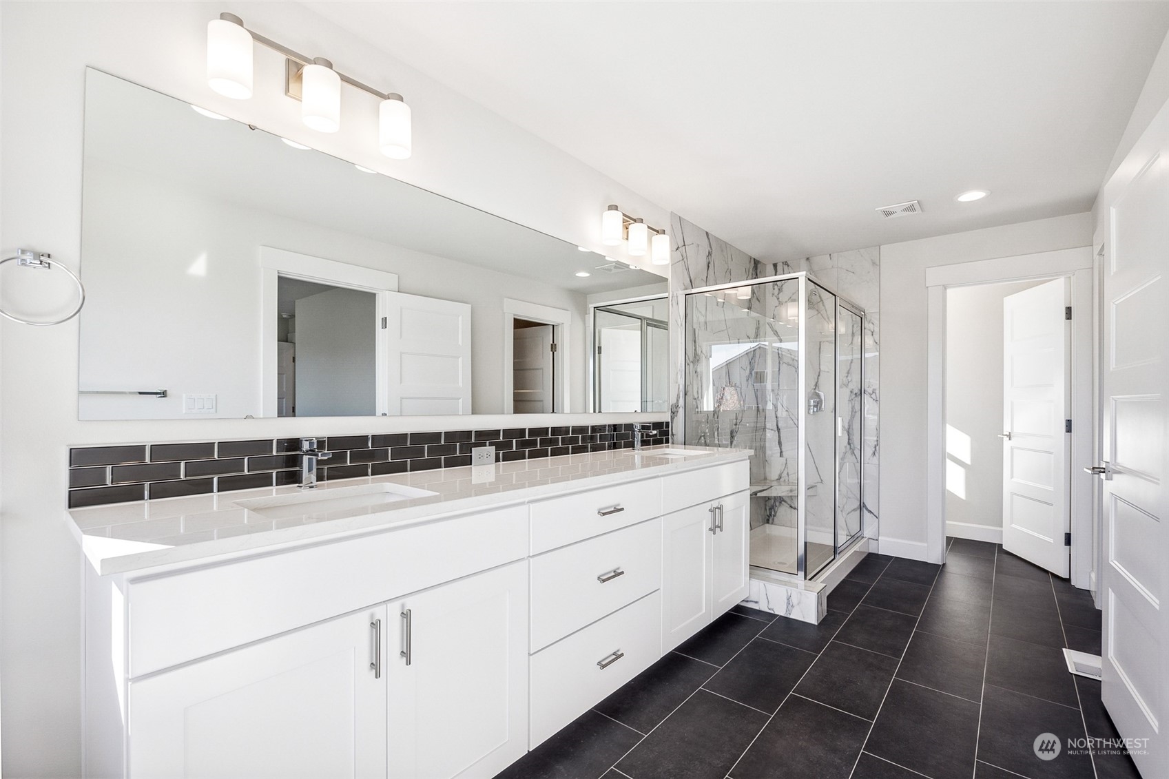 6015 229th Ave E #250