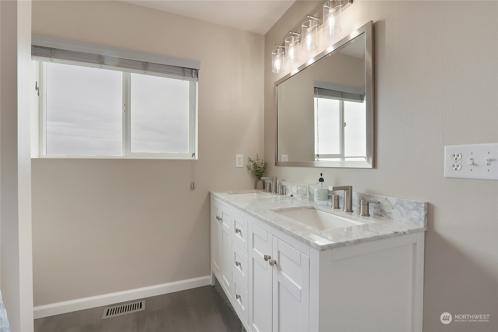 6209 Elizabeth Ave SE