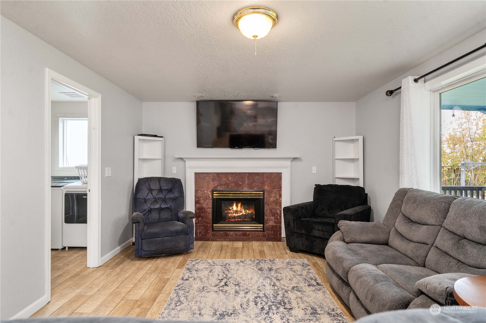 5911 Compton Loop SE