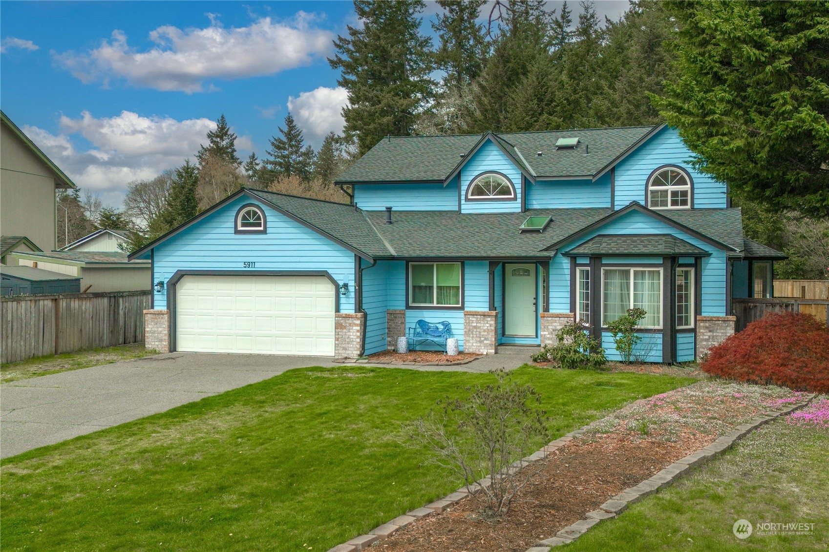 5911 Compton Loop SE