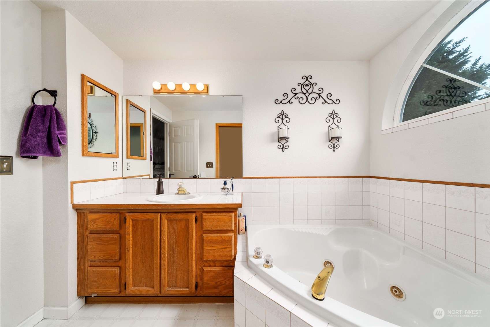 5911 Compton Loop SE