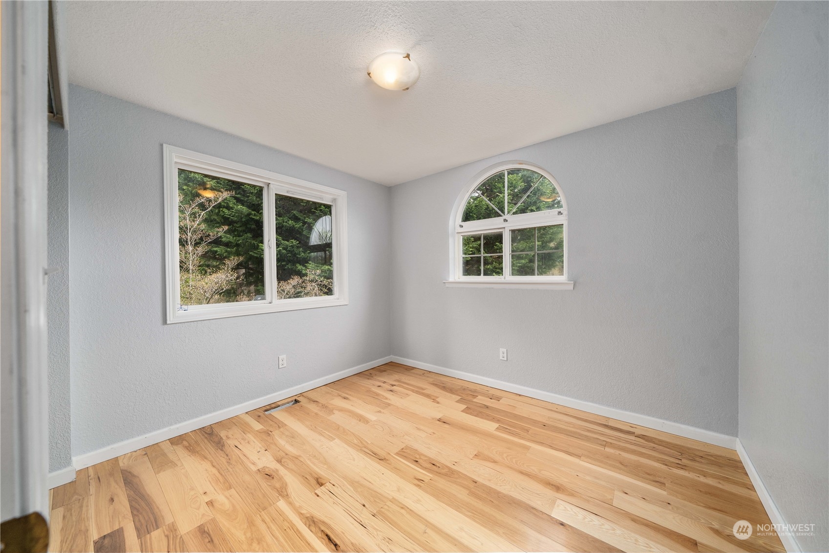 5911 Compton Loop SE