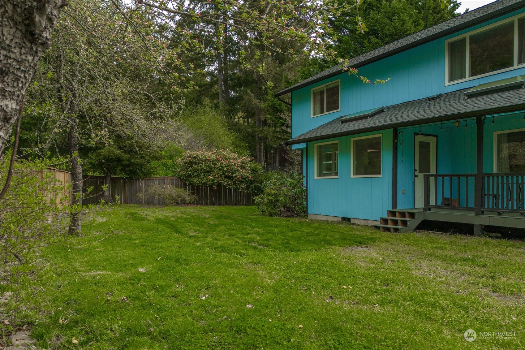 5911 Compton Loop SE