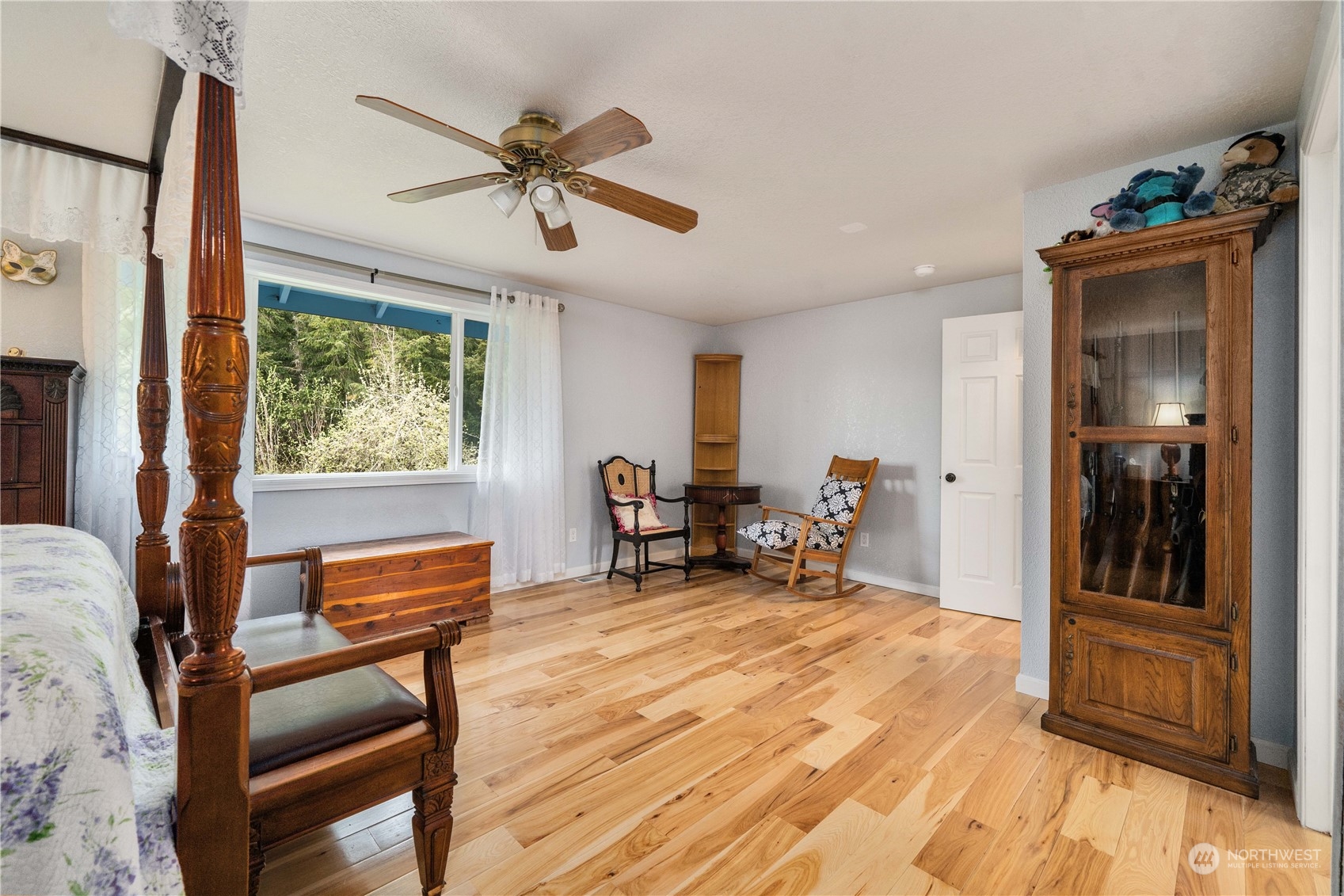 5911 Compton Loop SE