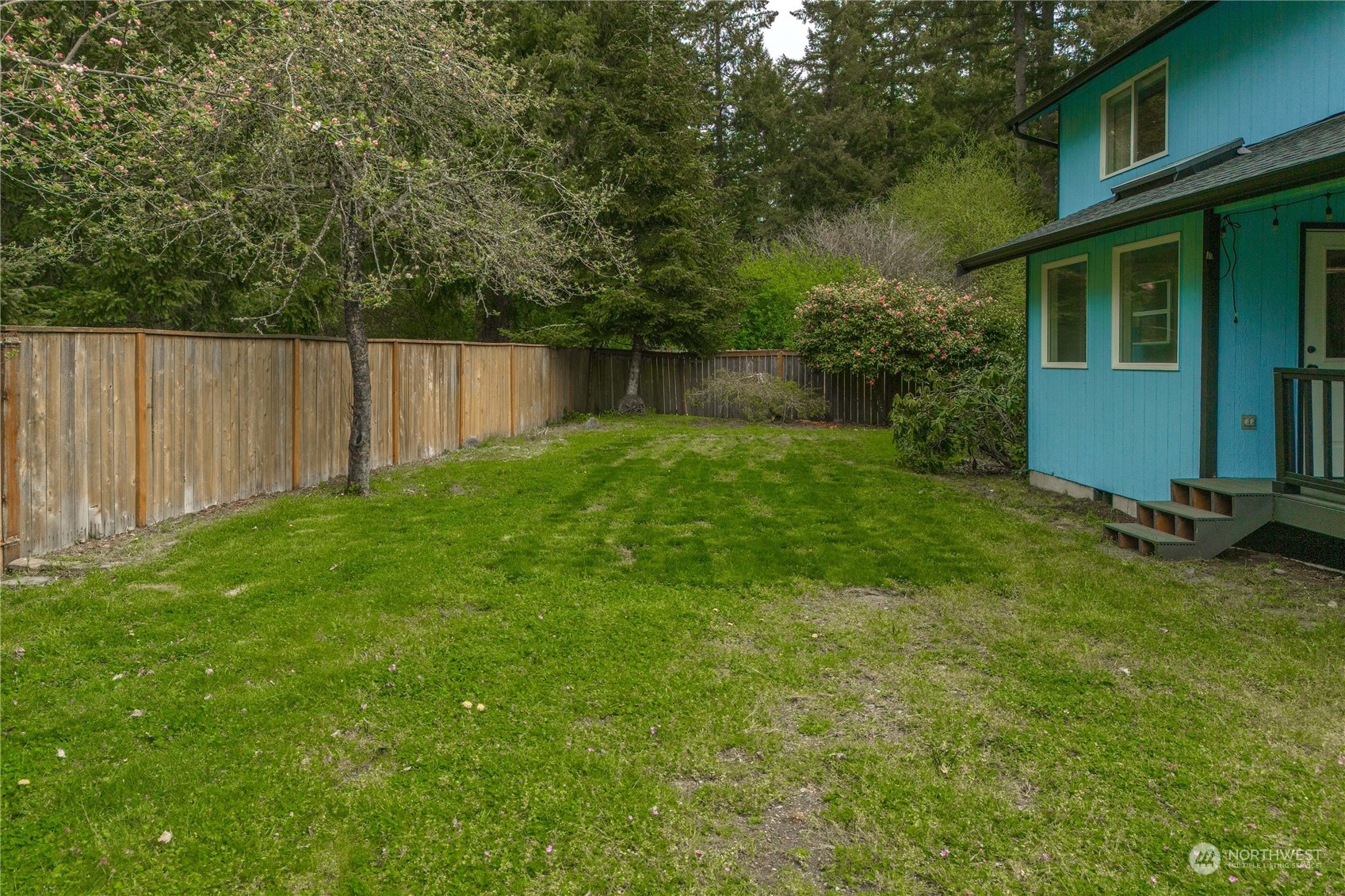 5911 Compton Loop SE