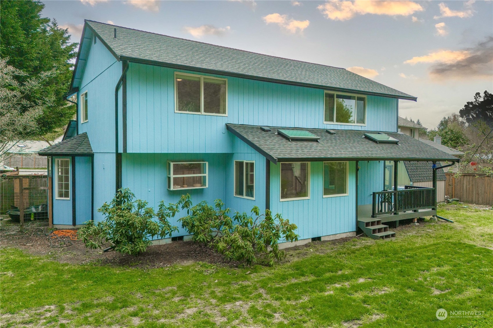 5911 Compton Loop SE