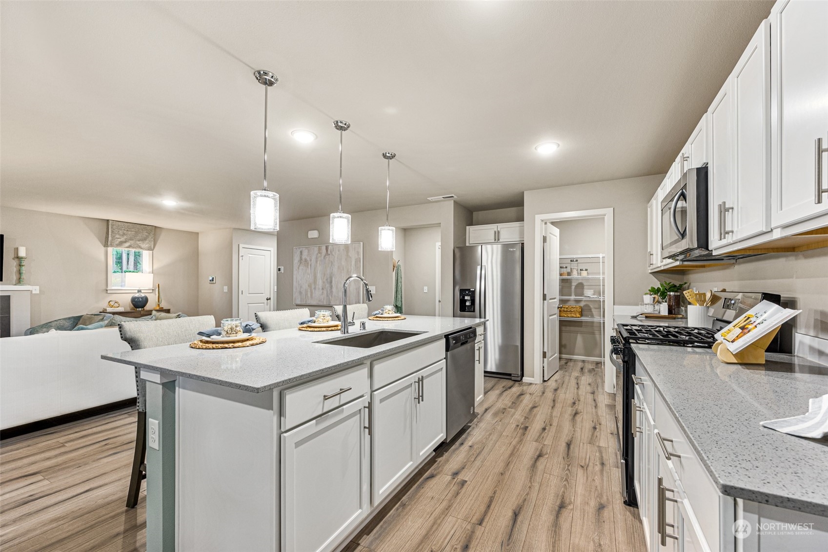 3031 (Lot 12) 6th Avenue NE