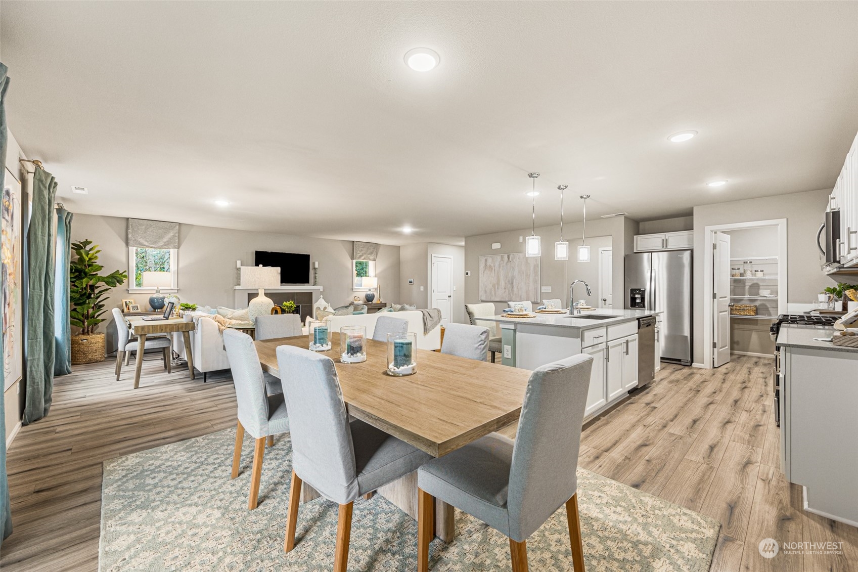 2915 (Lot 32) 8th Avenue NE