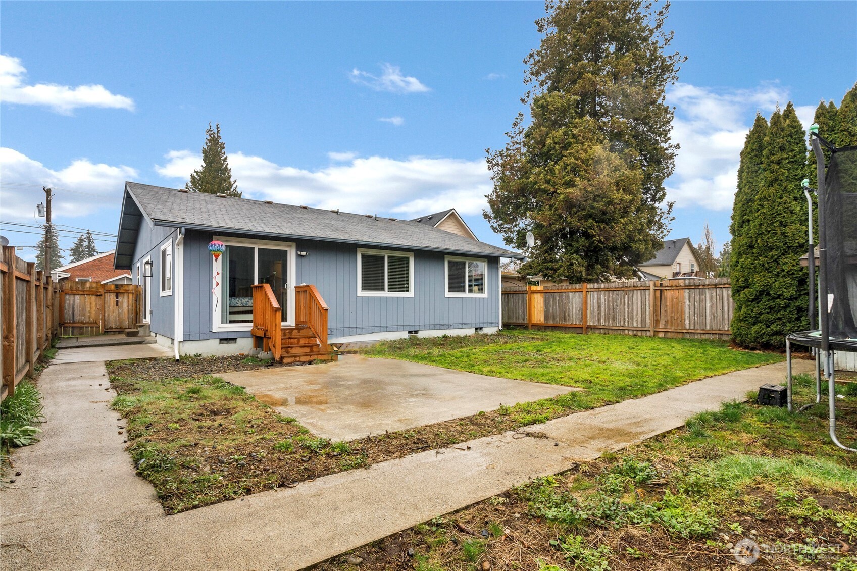 428 2nd Avenue NE