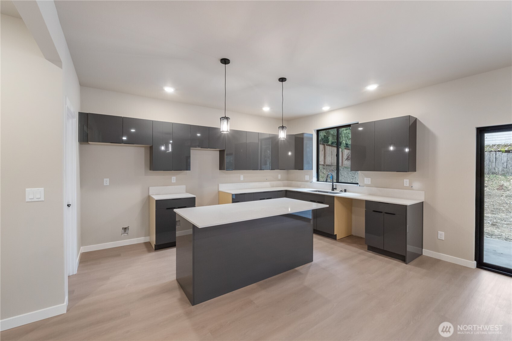 910 104th Street Ct S