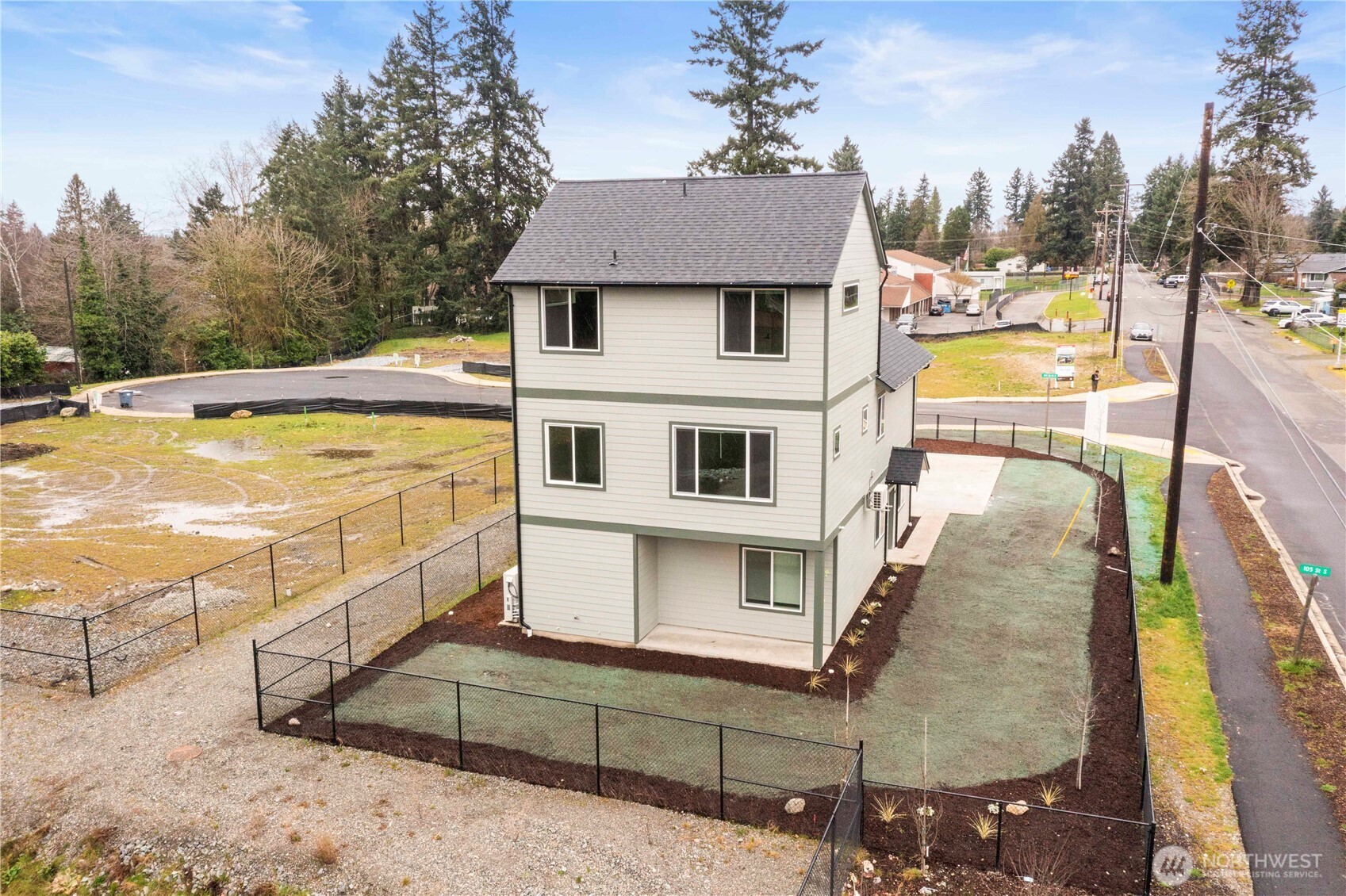 906 104th Street Ct S
