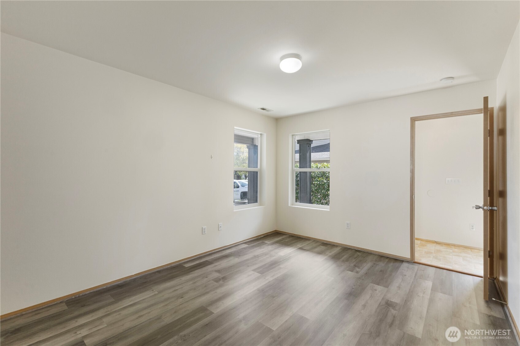 10101 195th Avenue E