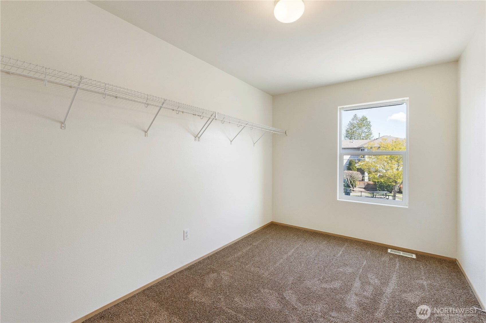 10101 195th Avenue E
