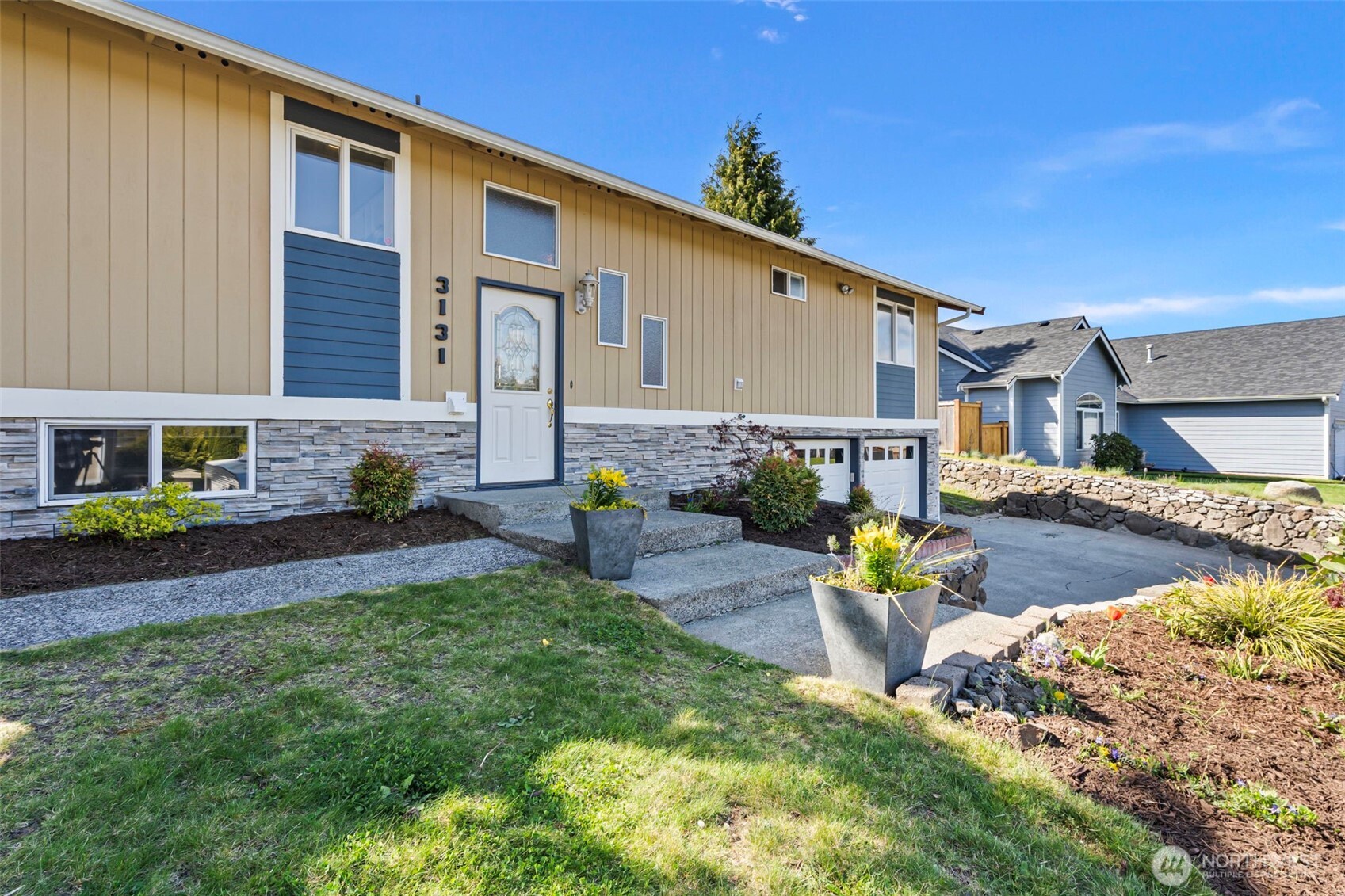 3131 N Narrows Dr