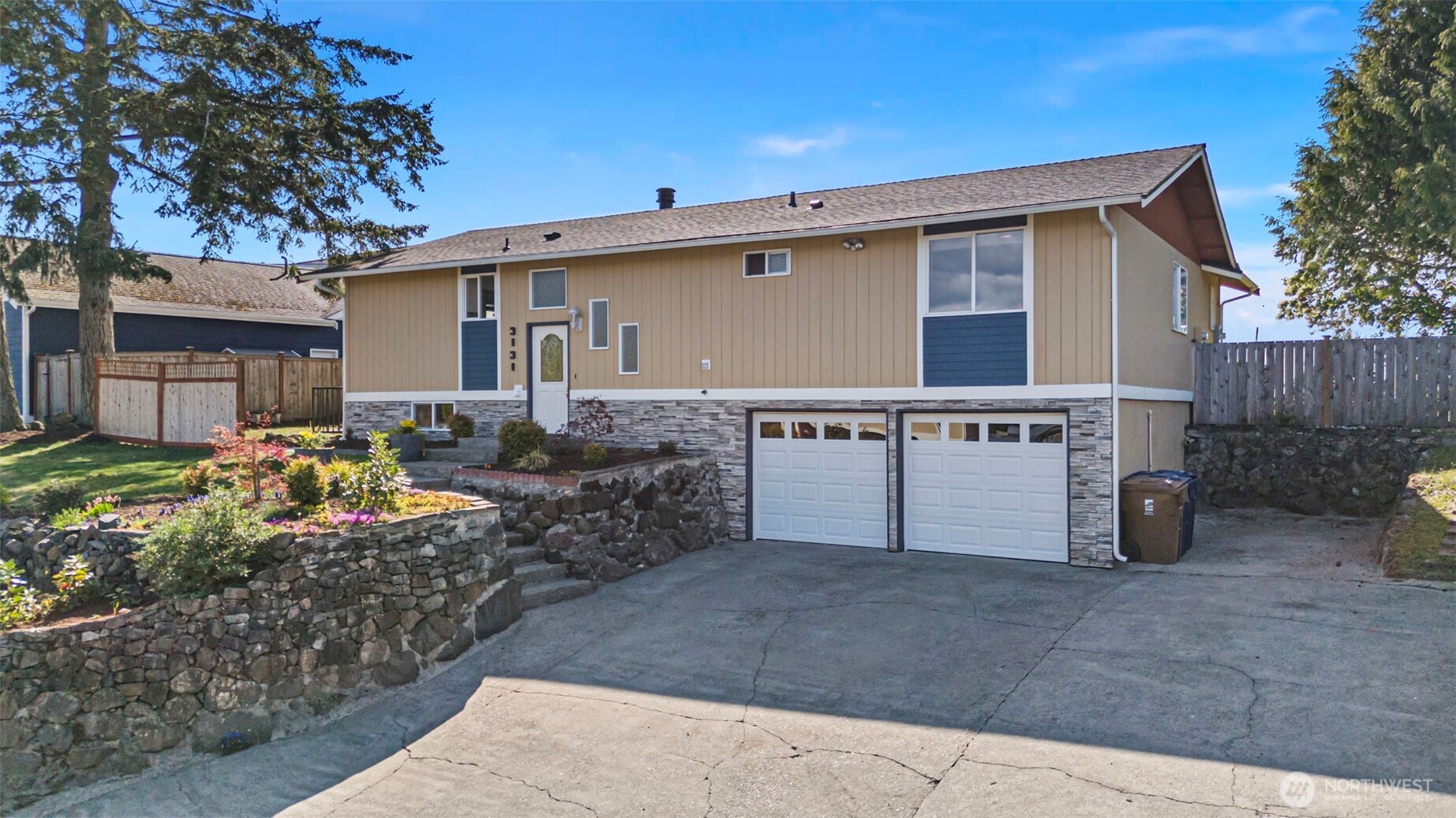 3131 N Narrows Dr