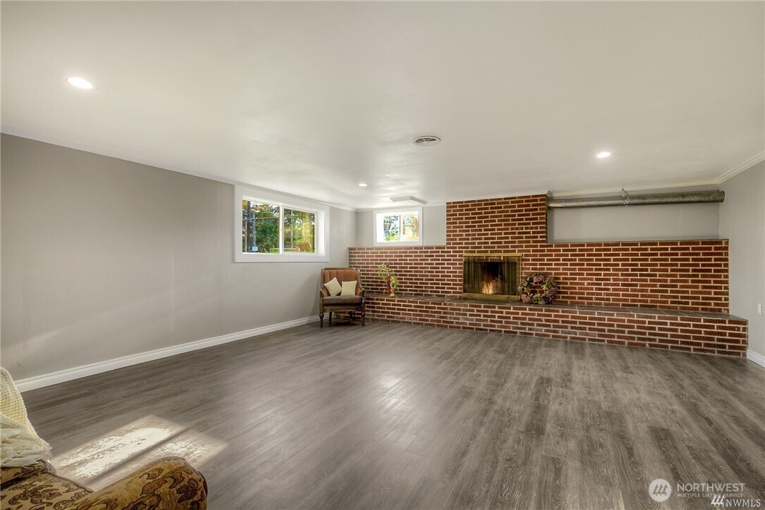 7415 Steilacoom Boulevard SW