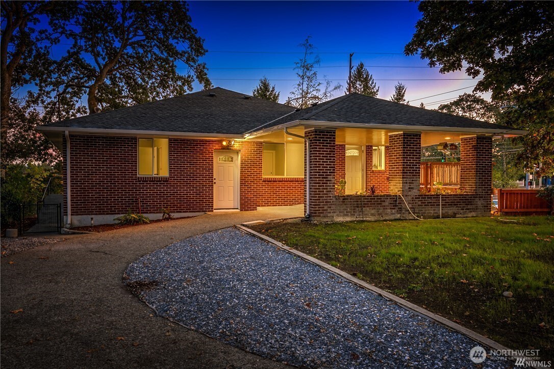 7415 Steilacoom Boulevard SW
