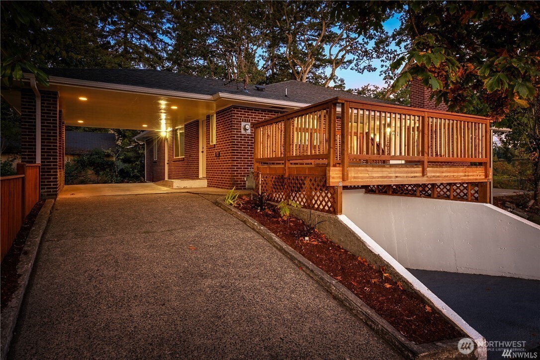 7415 Steilacoom Boulevard SW