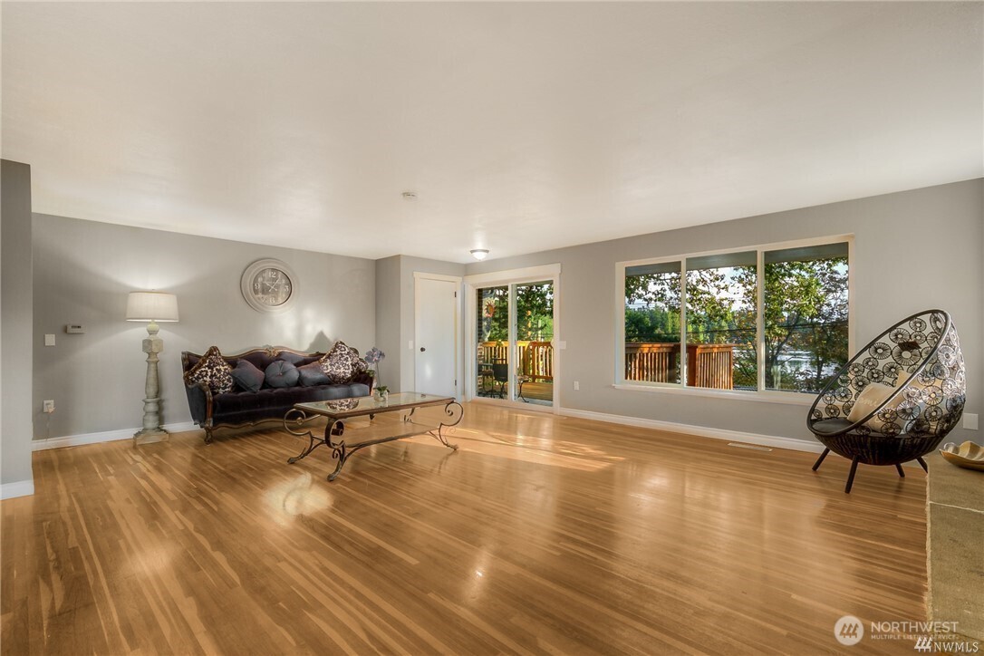 7415 Steilacoom Boulevard SW