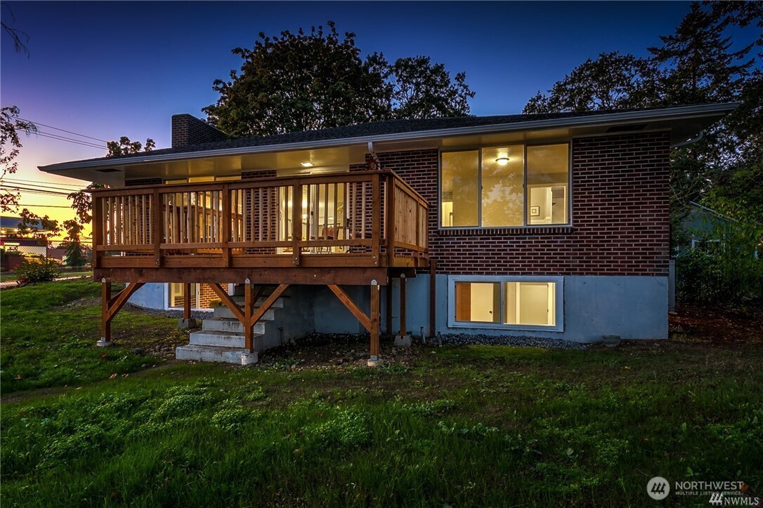 7415 Steilacoom Boulevard SW