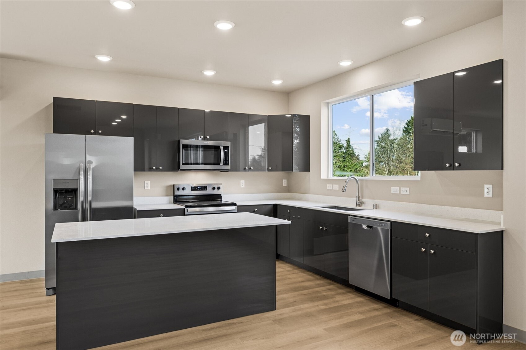 906 104th Street Ct S